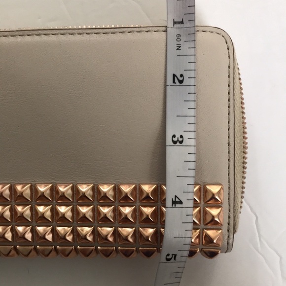 New COACH Parchment Studded Zip Around Wallet - Picture 5 of 6